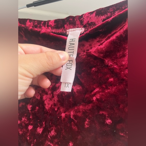 Elegant Velvet Red Skirt - Picture 2 of 2